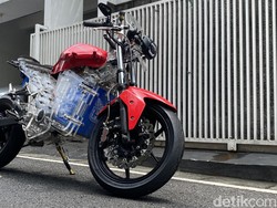 Unik! Motor Listrik dari Akrilik Ini Bisa Ngacir sampai 100 Km/jam