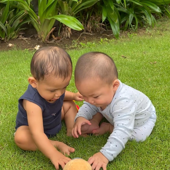 <p>Playdate Izz dan Don ini membuat netizen gemas, Bunda. Mereka pun mengatakan bahwa Izz dan Don adalah anak yang sangat aktif. (Foto: Instagram: @inijedar)</p>
