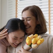 7 Ide Hadiah Sederhana tapi Kaya Makna yang Bisa Diberikan Saat Perayaan Hari Ibu
