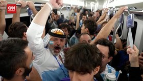 VIDEO: Yel-yel Fans Argentina Menuju Stadion Final Piala Dunia 2022