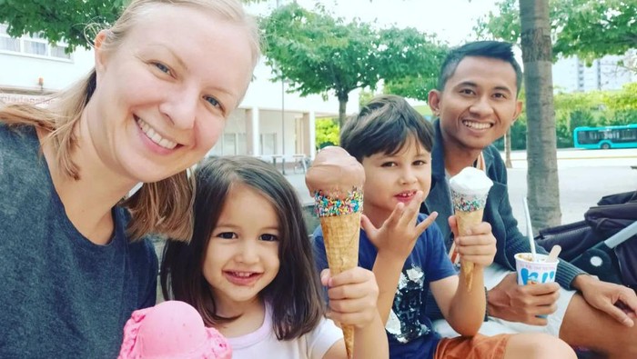 Venda Seriung Disebut Sopir saat Bersama Anak