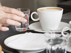 Mau Ngopi Saat Sahur? Minum Air Putih Dulu Agar Tetap Sehat