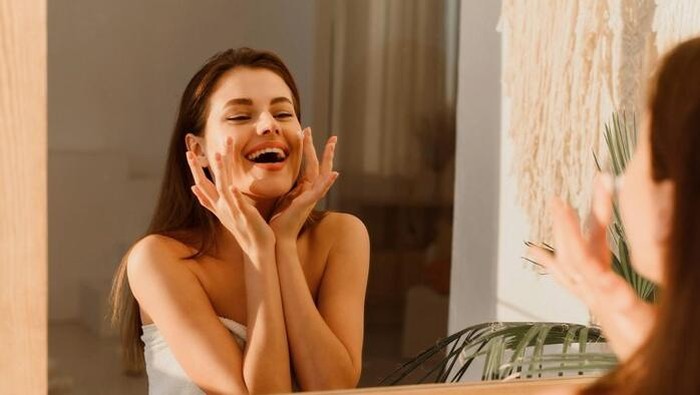 5 Alasan Pentingnya Melakukan Rutinitas Skincare Malam Hari, Salah Satunya Bikin Awet Muda