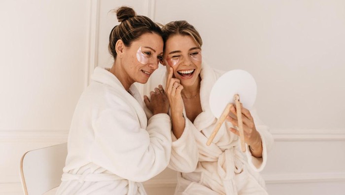 5 Alasan Pentingnya Night Skincare Routine/Foto:Freepik.com/Lookstudio