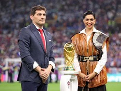 Sosok Deepika Padukone, Aktris Cantik India yang Bawa Trofi Piala Dunia 2022