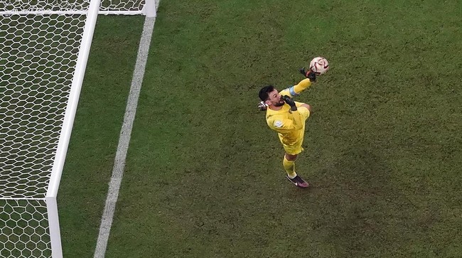 Hugo Lloris pensiun dari timnas Prancis dan membuat posisi kapten menjadi lowong. Siapa calon kapten baru Timnas Prancis?
