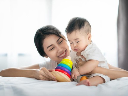5 Hal yang Bisa Dilakukan Bayi 7 Bulan, Salah Satunya Senang Berinteraksi