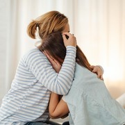 Putri Pinkan Mambo Dilecehkan Ayah Tiri, Apa yang Harus Orangtua Lakukan Jika Anak Jadi Korban Asusila Orang Terdekat?