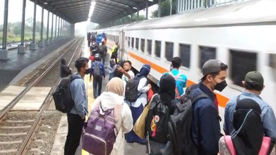 img-title KAI Tebar Diskon Sampai 50 Persen Buat Lansia, Polri Hingga Wartawan