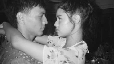 2 Tahun Bersama, 10 Potret Mesra Jefri Nichol dengan Maria Theodore