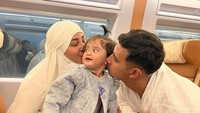 <p>Pasangan yang menikah pada 7 Februari 2021 itu turut membawa putri pertama mereka, Güzelim Aracelli Ali Syakieb. (Foto: Instagram @marginw)<br /><br /></p>