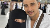 <p>Di salah satu kesempatan, aktris berusia 22 tahun ini juga terlihat mengenakan niqab atau cadar. (Foto: Instagram @marginw)</p>
