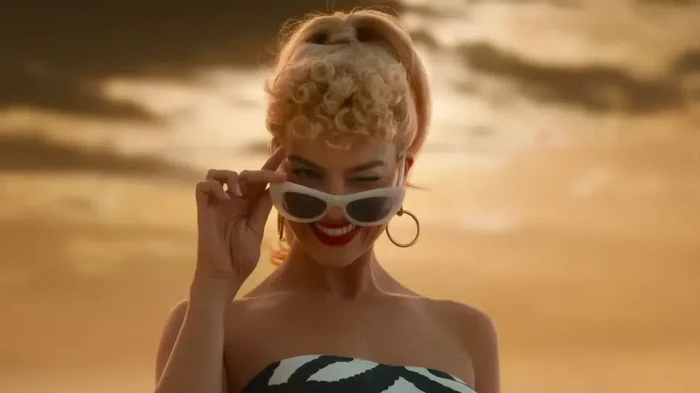 img-title Margot Robbie Pakai Busana Vintage di Teaser Terbaru Film Barbie