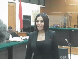 Nikita Mirzani Dirujuk ke RS di Bintaro Gegara Pengapuran Tulang