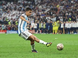 Penaltinya Paulo Dybala... Berani Banget