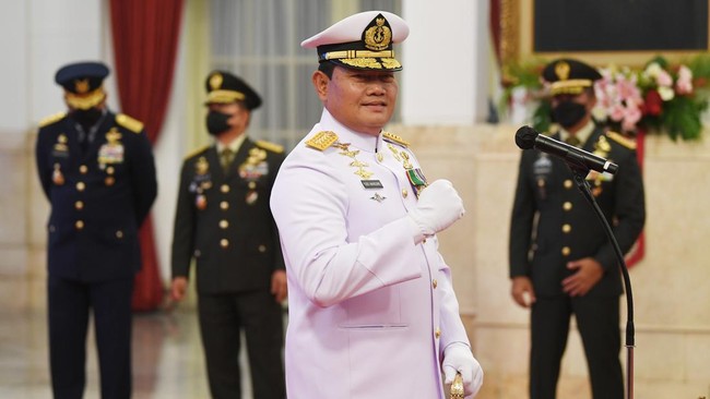 Panglima TNI Laksamana Yudo Margono saat ini masih menjabat sebagai KSAL. Ia mengaku ingin fokus bekerja sebagai orang nomor satu di tubuh militer.