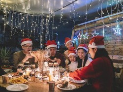7 Cara Merayakan Natal Bersama Keluarga, Hangat dan Penuh Kasih