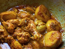 Resep Kalio Ayam dan Kentang Khas Minang yang Berempah Sedap