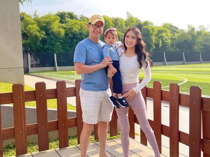 Baru 2 Tahun Sudah Jago Pakai Sumpit, Claire Putri Shandy Aulia Bikin Kagum