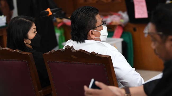Jaksa dan tim pengacara Ferdy Sambo meminta sidang ditunda hingga 3 Januari 2023, namun ditolak. Sidang selanjutnya digelar pada 27 Desember 2022.