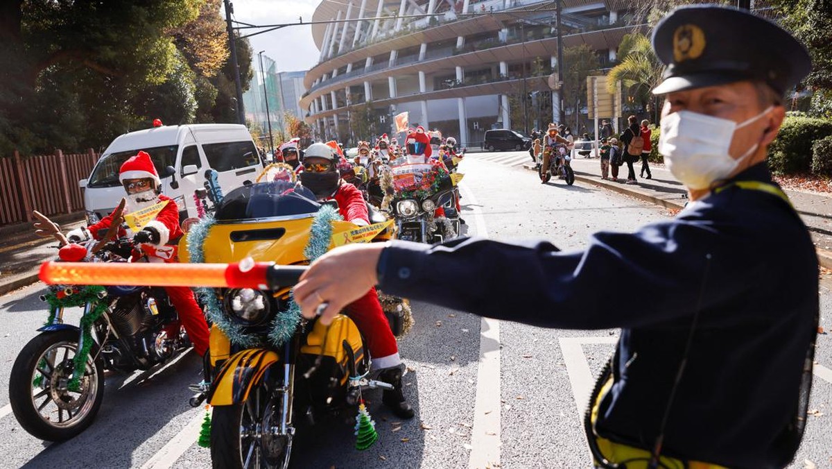FOTO: Sinterklas Naik Harley-Davidson di Tokyo