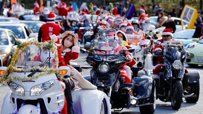 img-title FOTO: Sinterklas Naik Harley-Davidson di Tokyo
