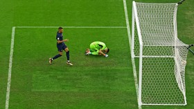 Emiliano Martinez: Juara Piala Dunia, Pongah, dan Sindir Mbappe