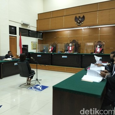 Gegara Hal Ini Nikita Mirzani Adu Mulut dengan JPU di Persidangan