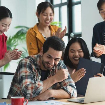 img-title Ingin Terlihat Cerdas Saat Meeting di Kantor? Coba Lakukan 5 Hal ini!