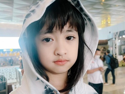 7 Potret Khadeejah, Anak Kedua Oki Setiana Dewi yang Disebut Mirip Baby Moana