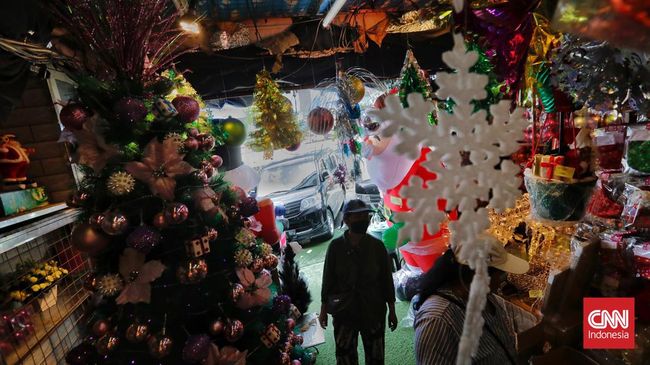 Menakar Kontribusi Nataru pada Pertumbuhan Ekonomi RI Ekonom menilai momentum libur Natal dan Tahun Baru akan menggairahkan ekonomi pada kuartal IV 2022. Terlebih, pembatasan covid-19 sudah minim.