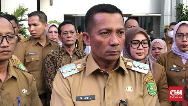 Bupati Kepulauan Meranti Muhammad Adil yang terjaring operasi tangkap tangan (OTT) KPK tercatat memiliki total 74 bidang tanah.