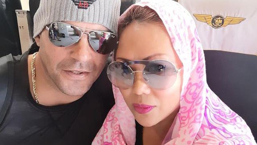 Cristian Gonzales dan Istri