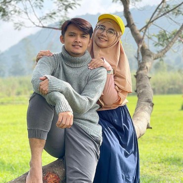 Inikah Isyarat Rey Mbayang soal Perceraian Dodi Hidayatullah?