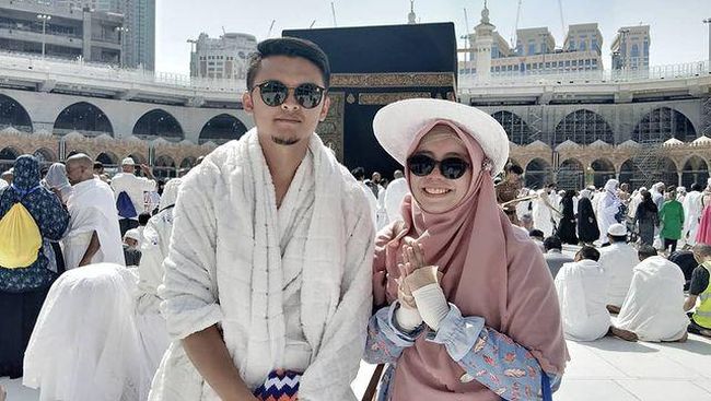 Divorced After 11 Years of Marriage, Dodi Hidayatullah Has Separated ...