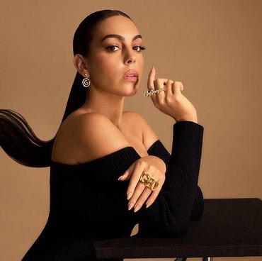 Hadiah Jam Berlian Mewah Ronaldo untuk Pacar Dinilai Mirip Jam Mainan