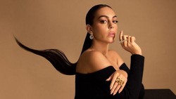 Hadiah Jam Berlian Mewah Ronaldo untuk Pacar Dinilai Mirip Jam Mainan