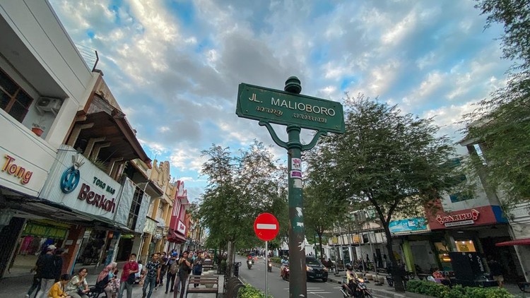 Malioboro Beragam pilihan wisata terdekat yang berada di sekitar kawasan Malioboro Yogyakarta