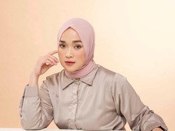 Bantahan Ririe Fairus soal Gosip Dekat dengan Bule