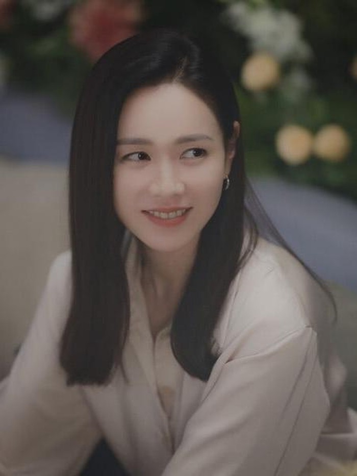 Ulang tahunnya kali ini pun makin istimewa, karena menjadi perayaan ulang tahun pertama Son Ye Jin sebagai ibu sekaligus istri dari aktor Hyun Bin. Selamat ulang tahun, Son Ye Jin!/ Foto: soompi.com