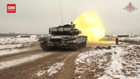 VIDEO: Momen Militer Rusia Latihan Perang di Belarusia