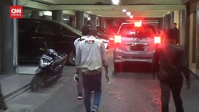 VIDEO: Geledah Kantor DPRD Jatim, KPK Amankan Barang Bukti dan 1 ASN