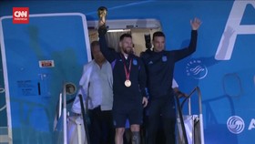 VIDEO: Momen Lionel Messi dkk Disambut Fans Saat Tiba di Buenos Aires