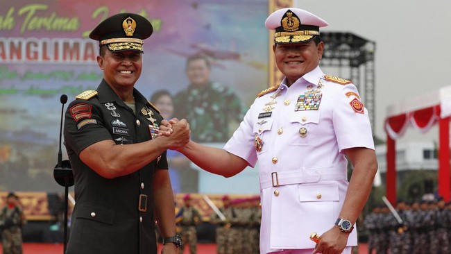 Yudo Margono telah resmi menjabat sebagai Panglima TNI menggantikan Andika Perkasa. Ia akan memegang tongkat komando hingga tahun depan.