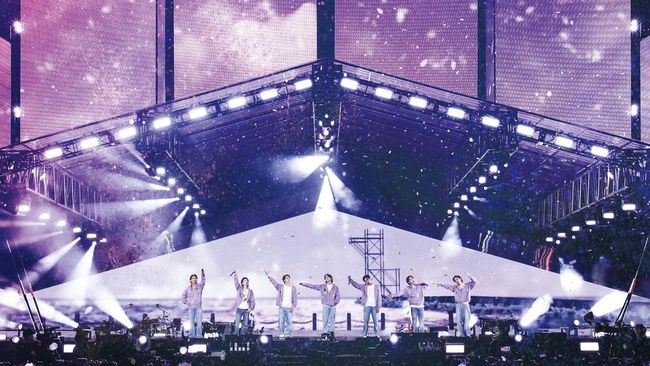 Konser BTS di Busan pada Oktober lalu akan ditayangkan di bioskop dengan tajuk BTS: Yet to Come in Cinemas Tayang pada Februari 2023.