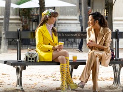 Emily In Paris 3, Antara Karier dan Rumitnya Cinta Segitiga