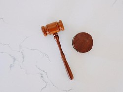 Advokasi Adalah: Tujuan, Fungsi, Jenis, dan Contohnya