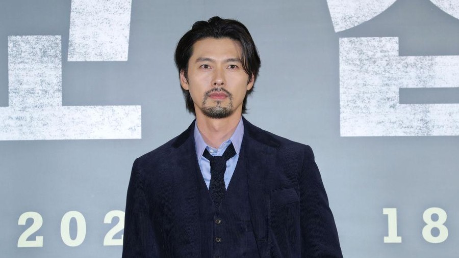 Hyun Bin tampil dengan brewok