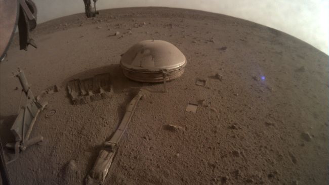 InSight on Mars has lost contact, check its last image before withdrawing