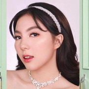 Tampil Cantik Memukau, Berikut 5 Inspirasi Makeup Natal ala Beauty Vlogger Indonesia yang Bisa Kamu Tiru!